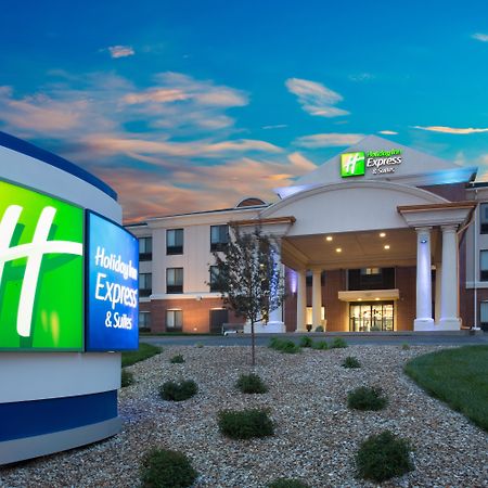 Holiday Inn Express Hotel & Suites Concordia Us 81, An Ihg Hotel Exterior photo